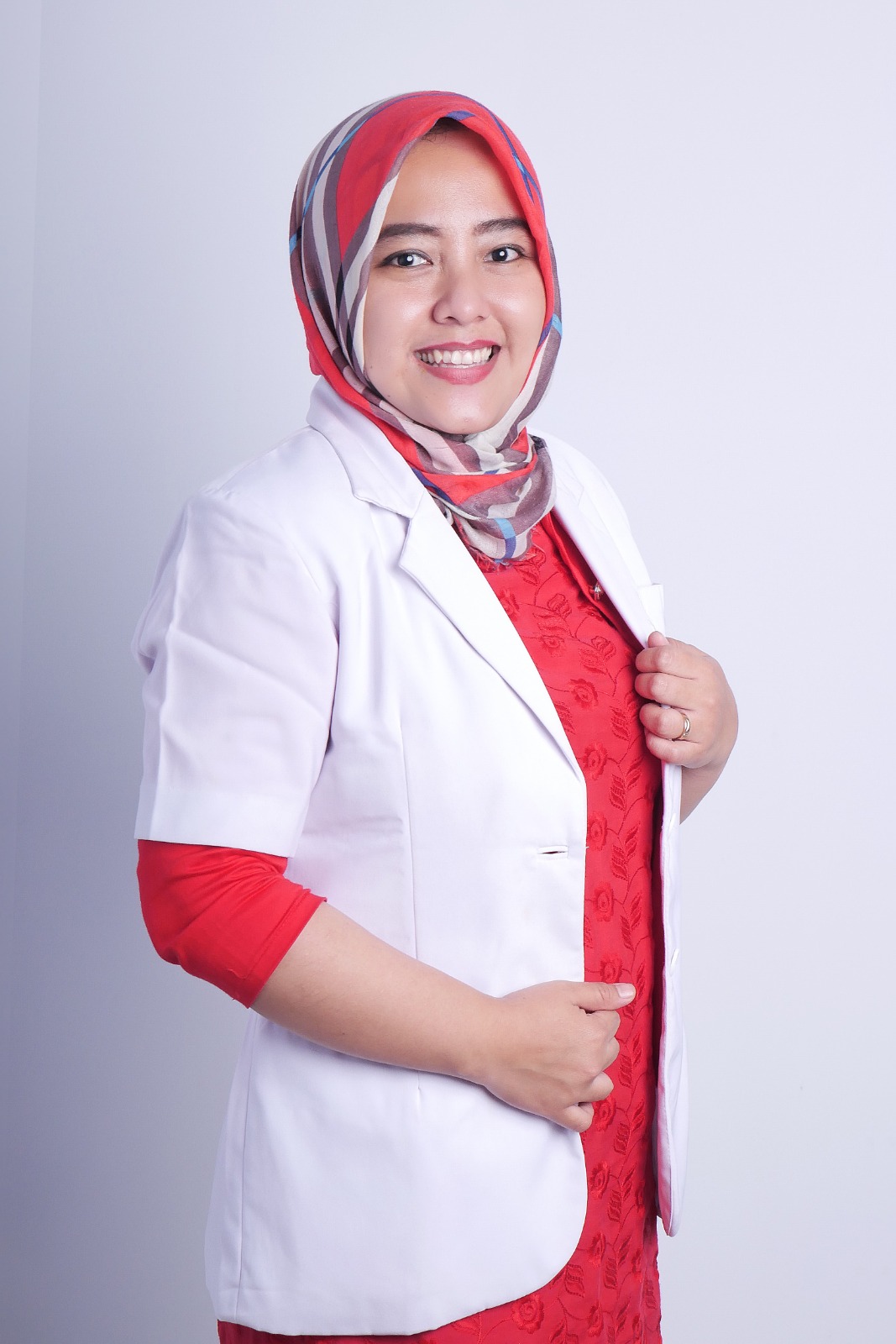 dr. Ucky Saura